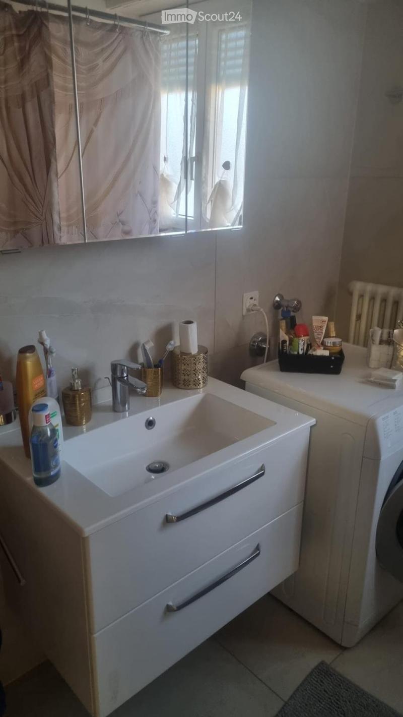 Looking for a tenant for 3.5 rooms in Chiasso (3)