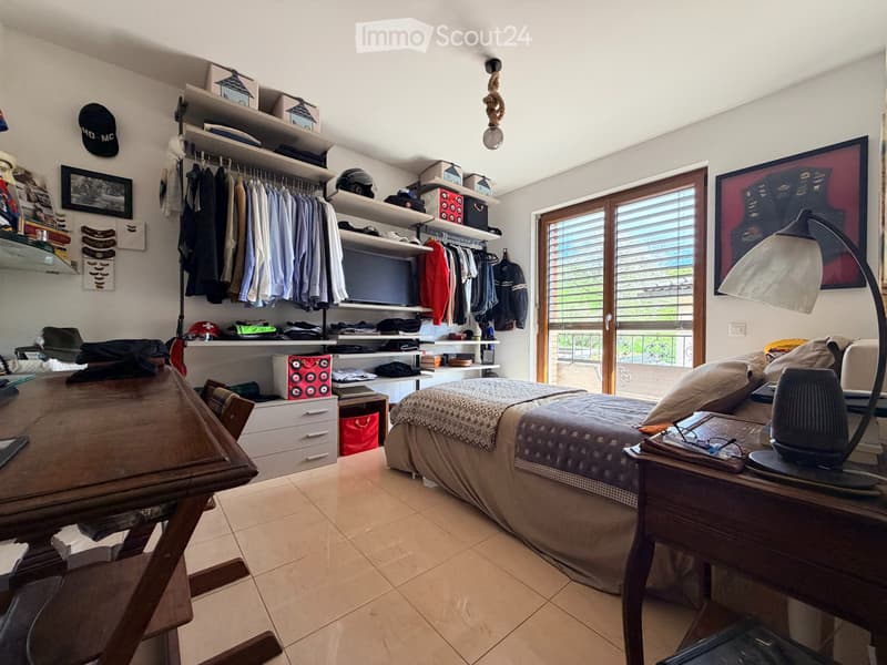 Moderne 4.5-Zimmer-Wohnung mit großer Terrasse in Bioggio (3)