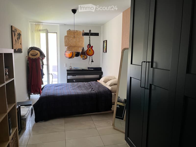 CHERCHE SOUS-LOCATAIRE POUR 2,5 PIÈCES (4)