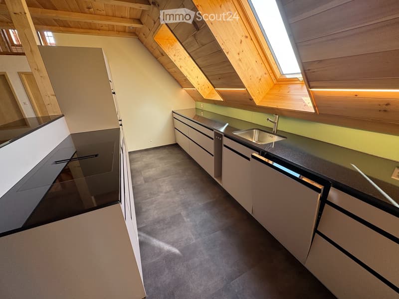 ERSTBEZUG: schöne 5.5 Zimmer Dachwohnung mit Galerie (2)