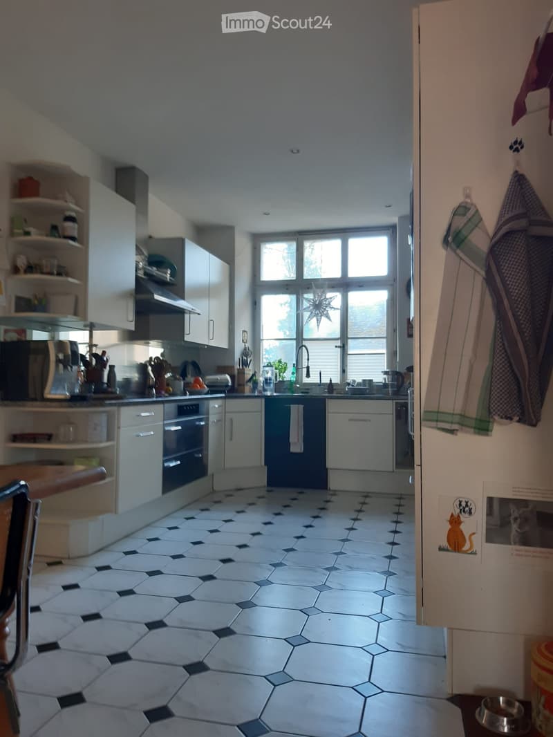 Grande chambre dans une maison historique à Kirchdorf BE (2)