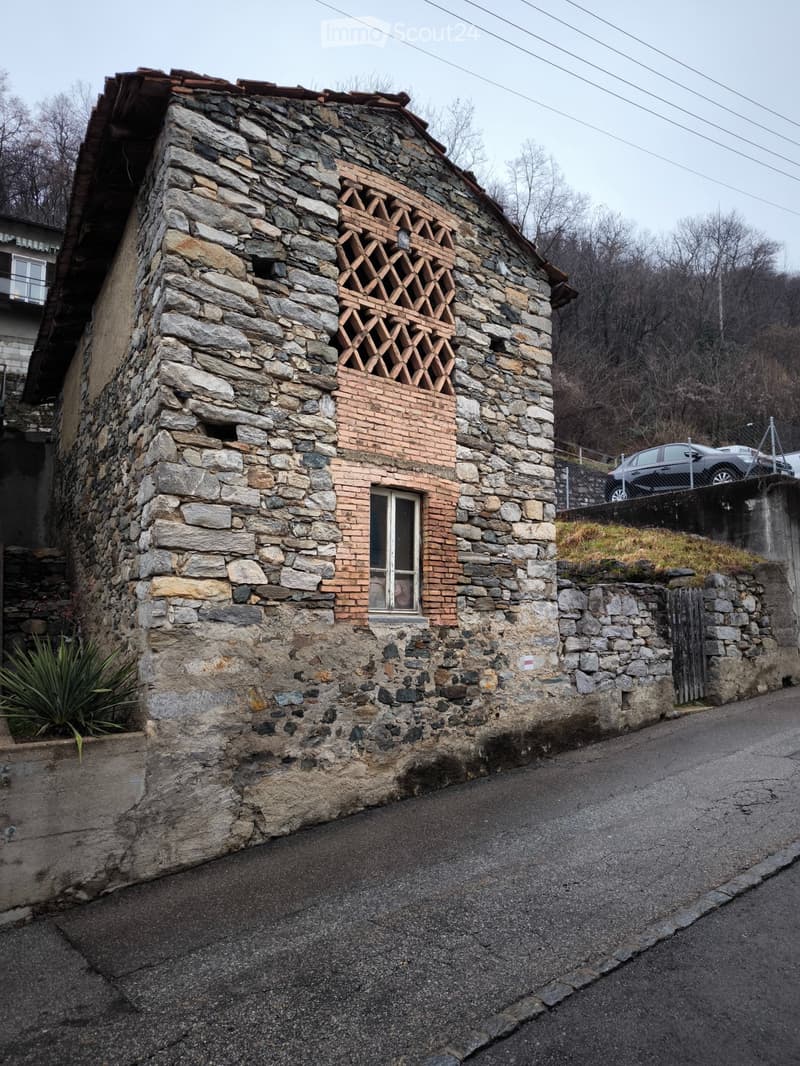 Sell Rustic / House in Sonvico (2)