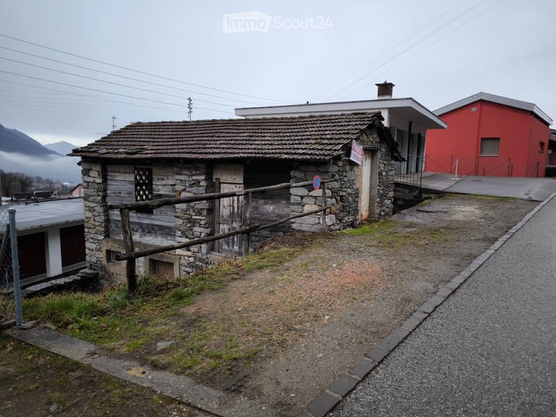 Sell Rustic / House in Sonvico (1)
