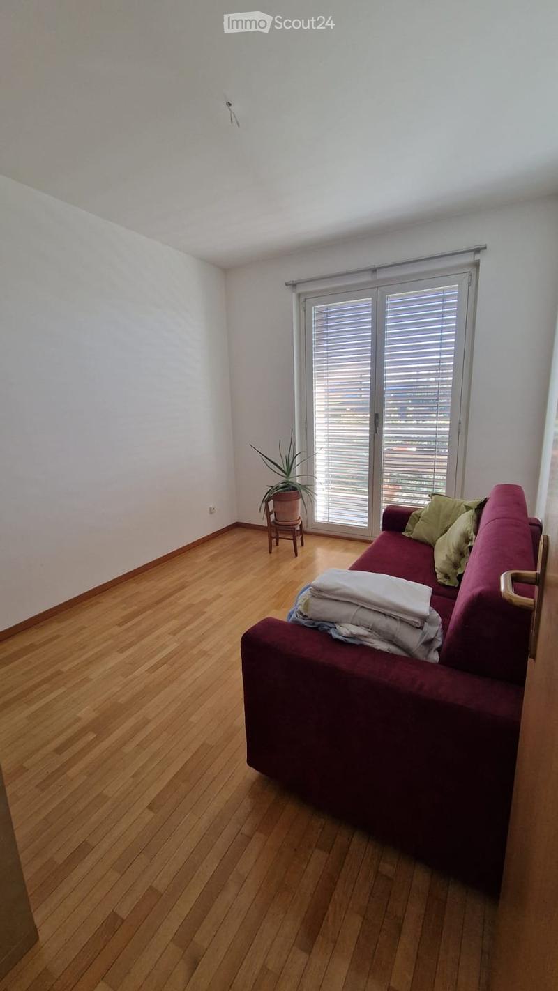 bright apartment, 80 sqm, 3 rooms, garage (2)