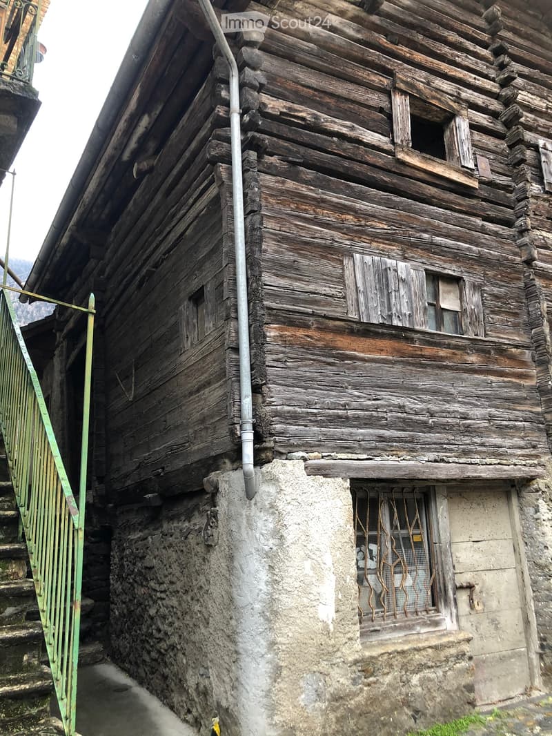 Vendiamo vecchia casa da ristrutturare (2)