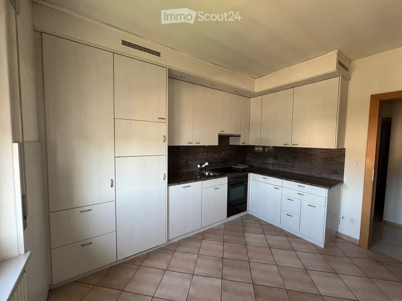 4.5 room apartment in semi-detached house with garden (3)
