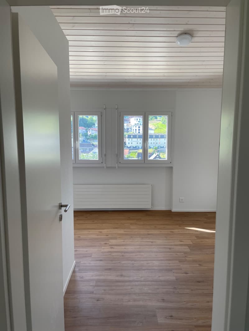 Maison en bande de 4,5 pièces, lumineuse et fraîchement rénovée (4)