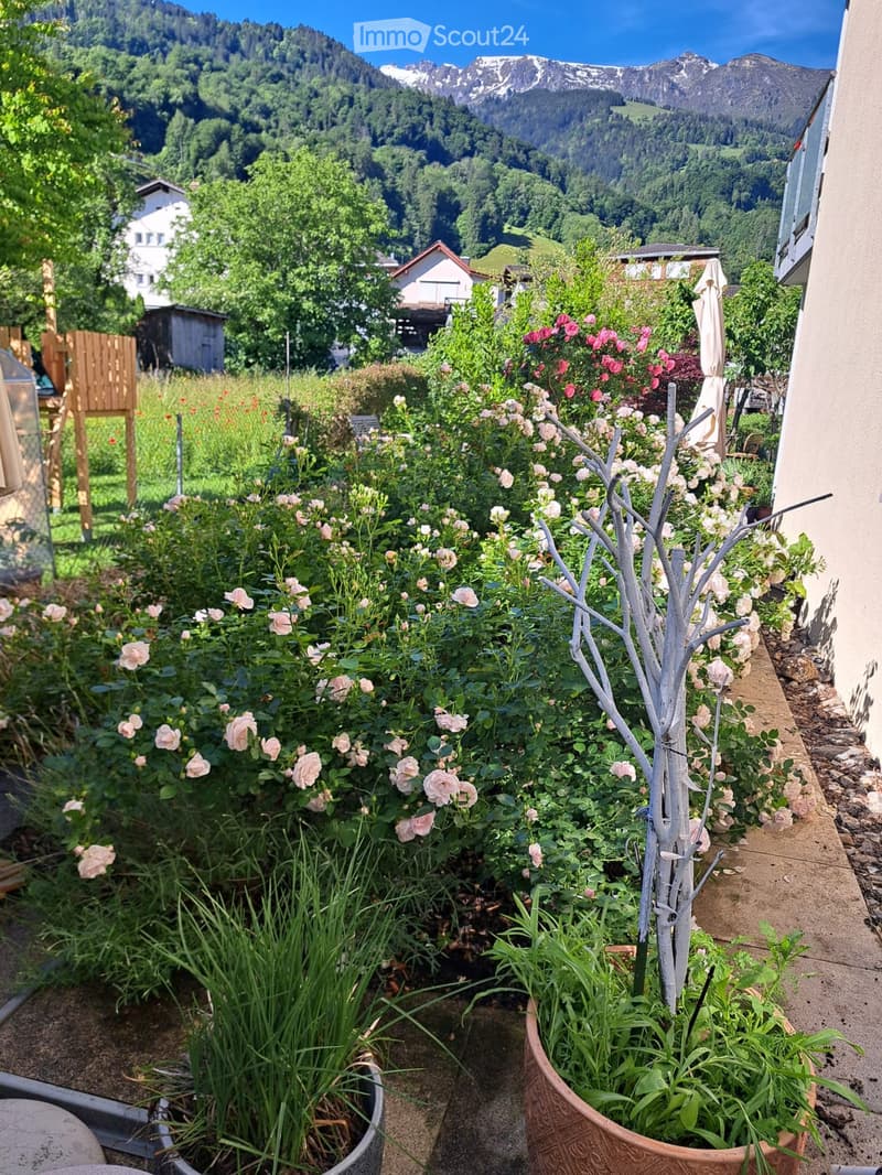 Appartamento in giardino soleggiato con vista sulle montagne. (3)