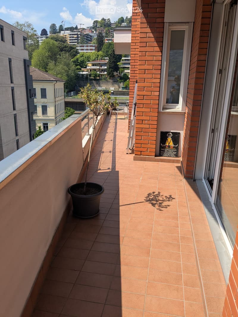 Chambre lumineuse à louer (5e étage, vue et balcon) (4)