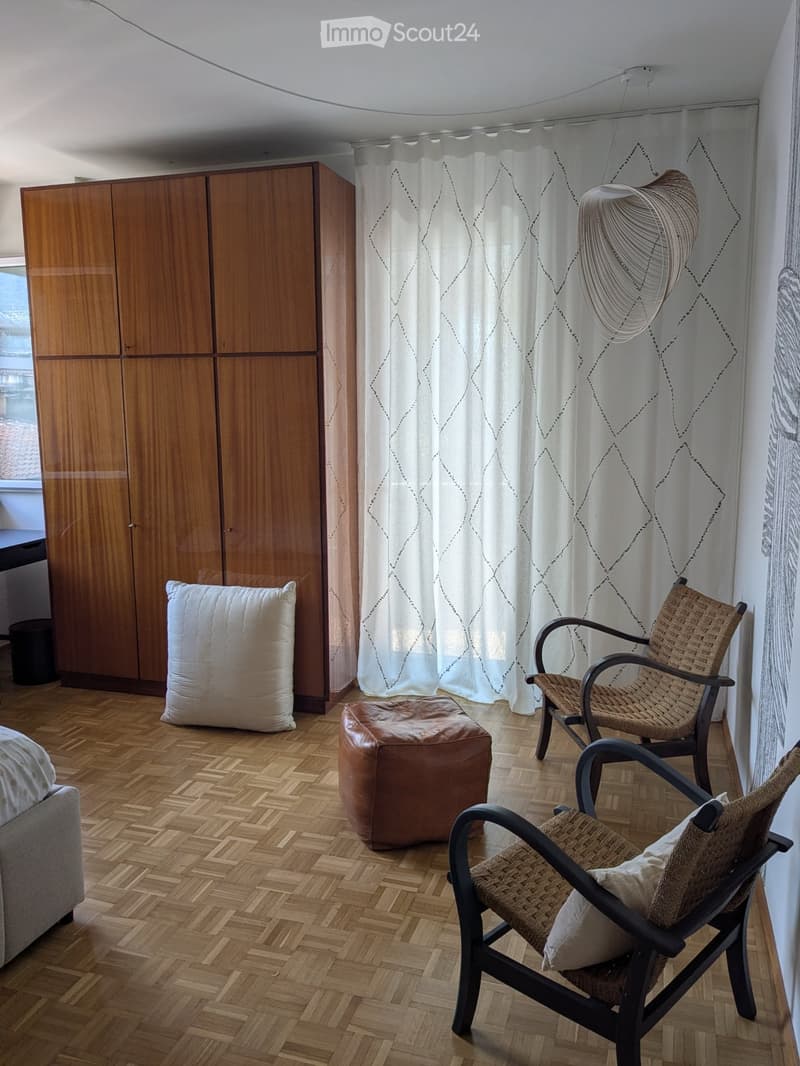 Chambre lumineuse à louer (5e étage, vue et balcon) (1)