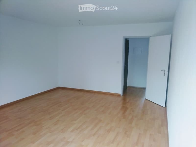 Bright, quiet apartment with large balcony in prime location (1)