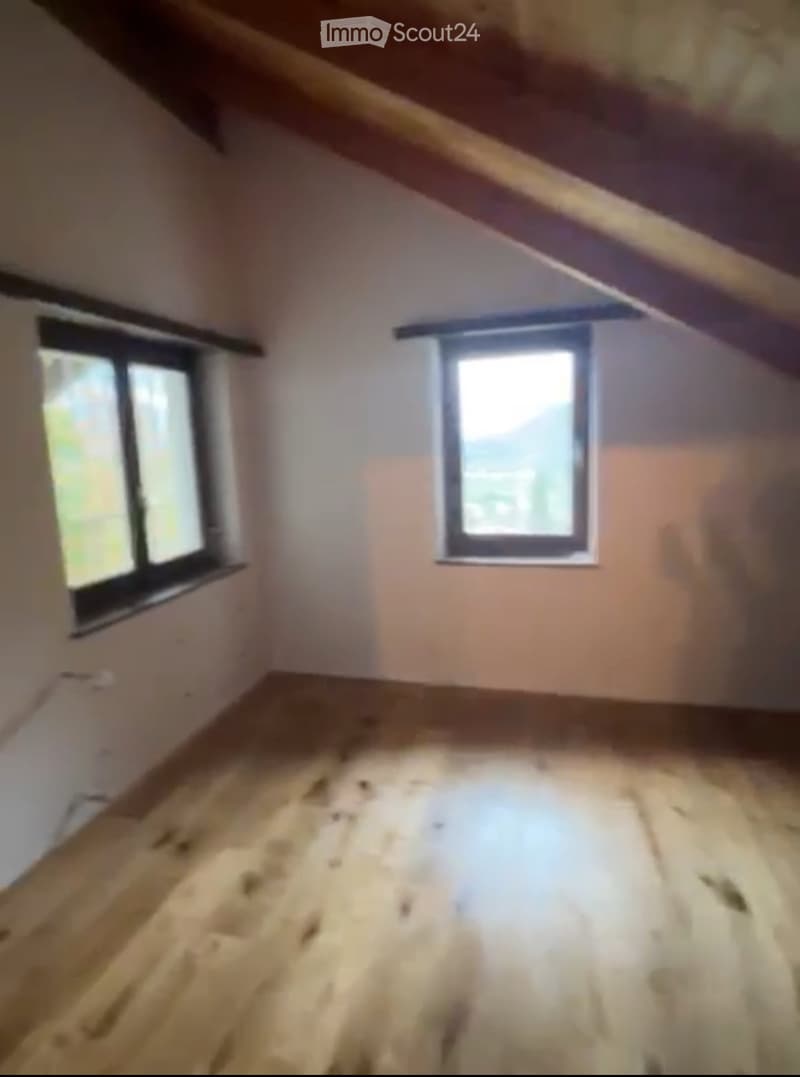 Mansardendachwohnung mit 1,5 Zimmern, ab 1. Juni (2)