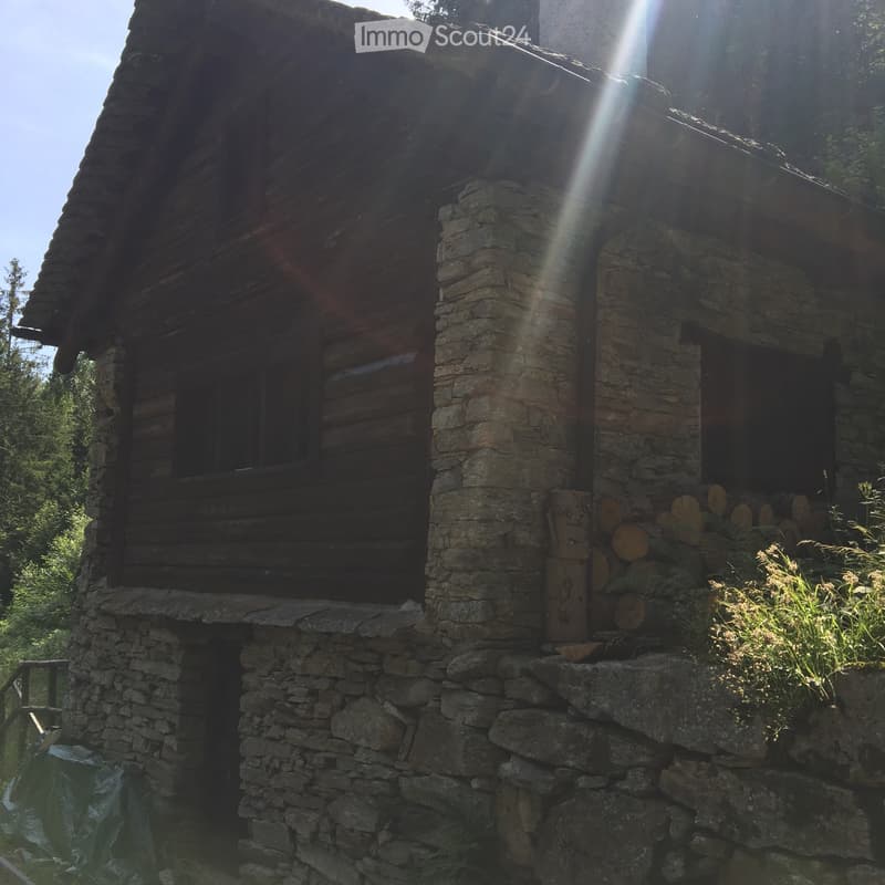 Rustikales Haus im Bleniotal 1200m (3)