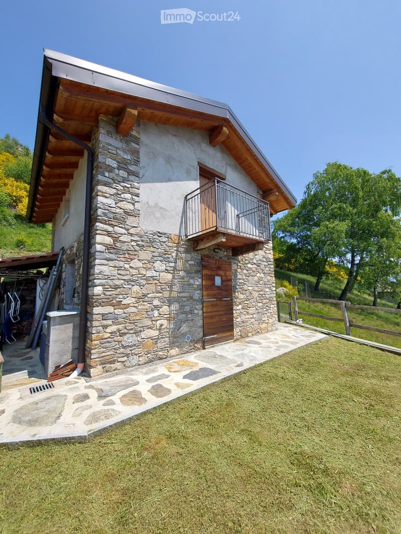 Maison dans les montagnes en ITALIE (1)
