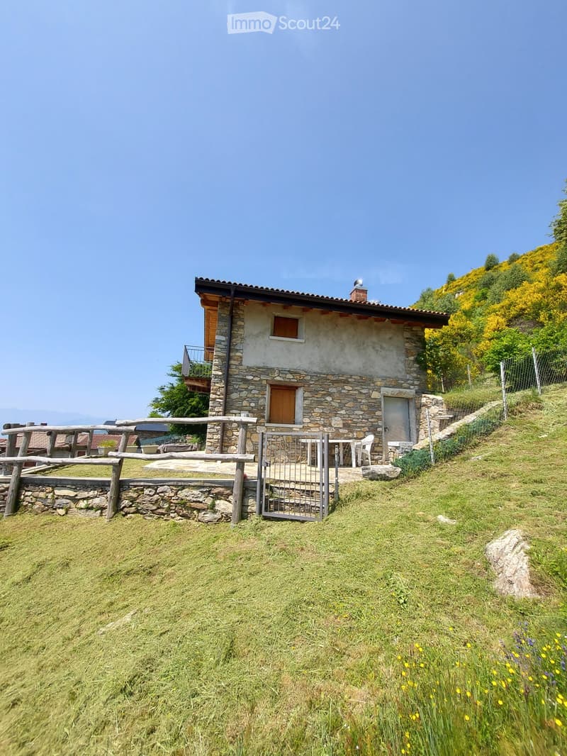 Maison dans les montagnes en ITALIE (4)