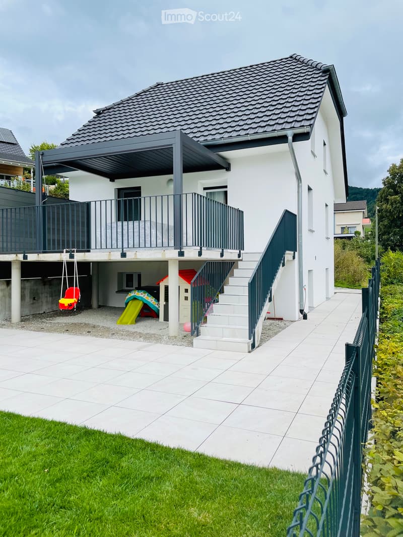 Freistehendes 6.5-Zimmer-EFH mit Bauland & bis zu 8 Park (1)