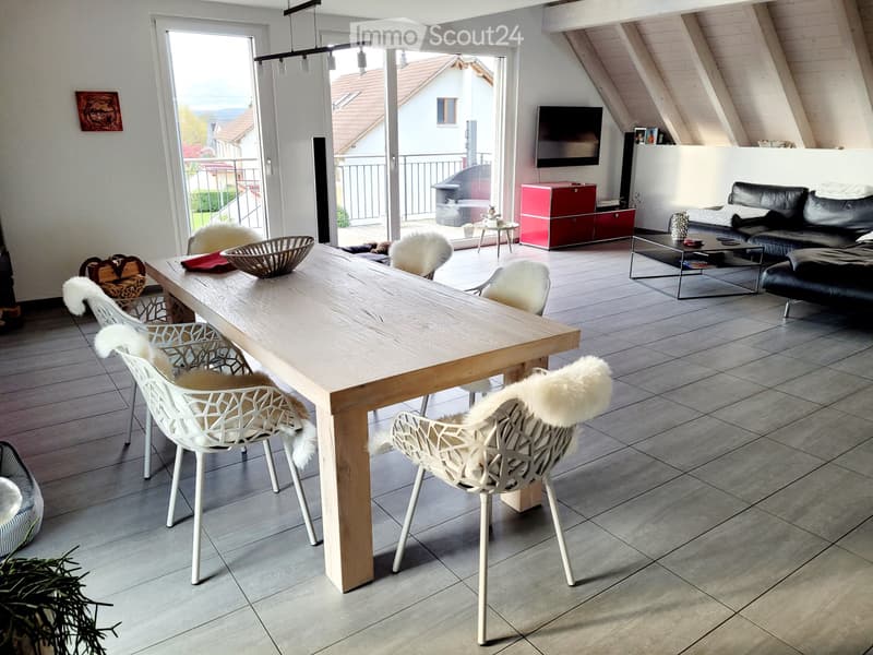 Quietly located attic maisonette with unobstructable far-reaching views (3)