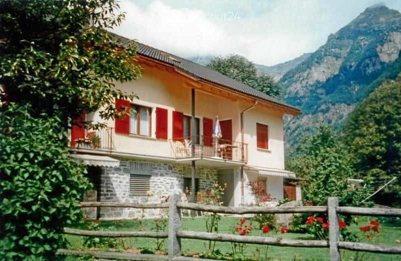 Annual rental apartment in Sonogno (2)