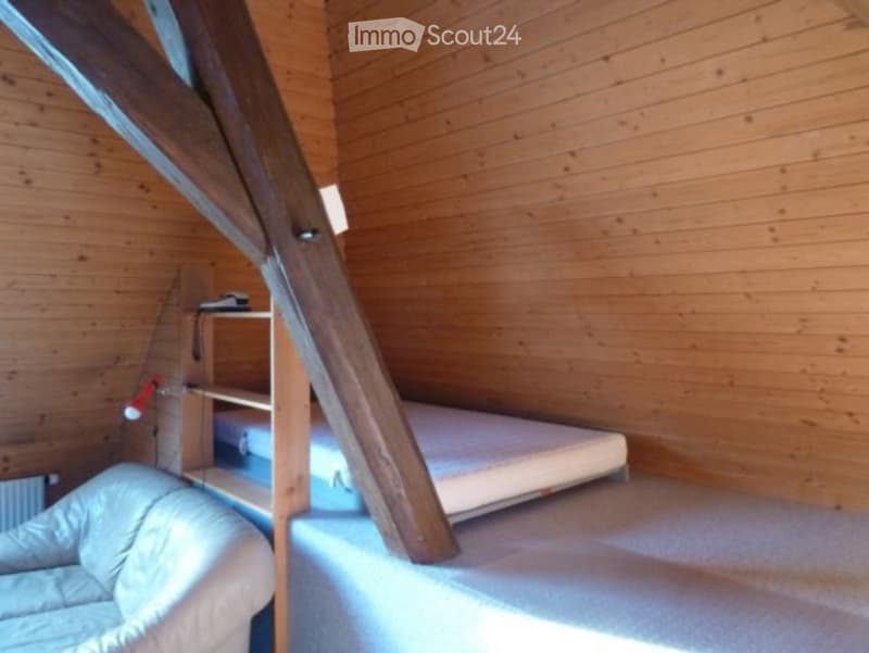 Appartement en mansarde lumineux avec charme, meublé, centre de Langnau (2)