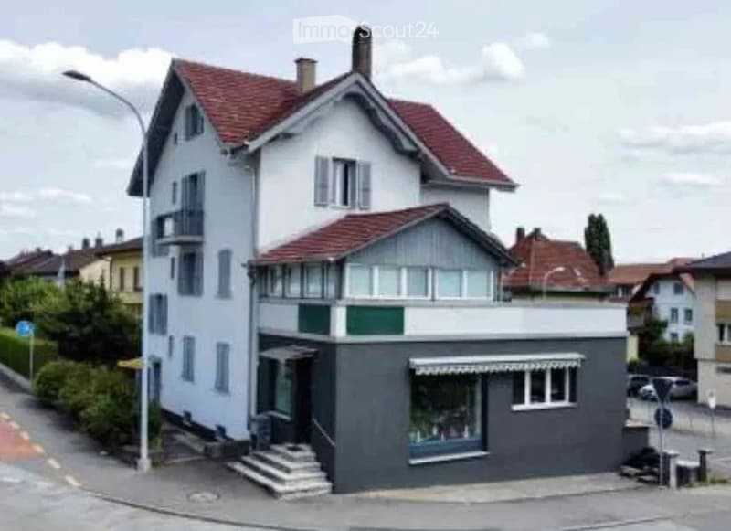 Appartement 3 pièces avec balcon et tour de buanderie dans un emplacement central (1)