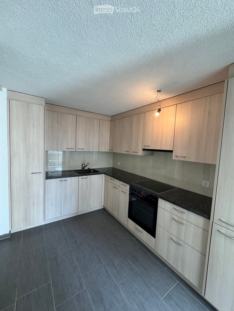 Beautiful 3.5-room apartment in Glarus (1)
