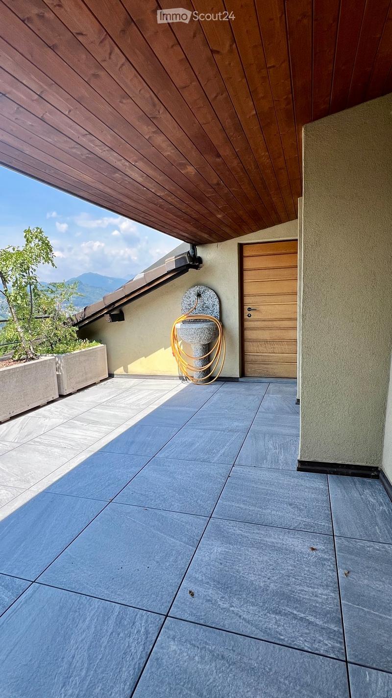 Charakteristisches Haus im Kern von Albonago mit 5 Zimmern (9)