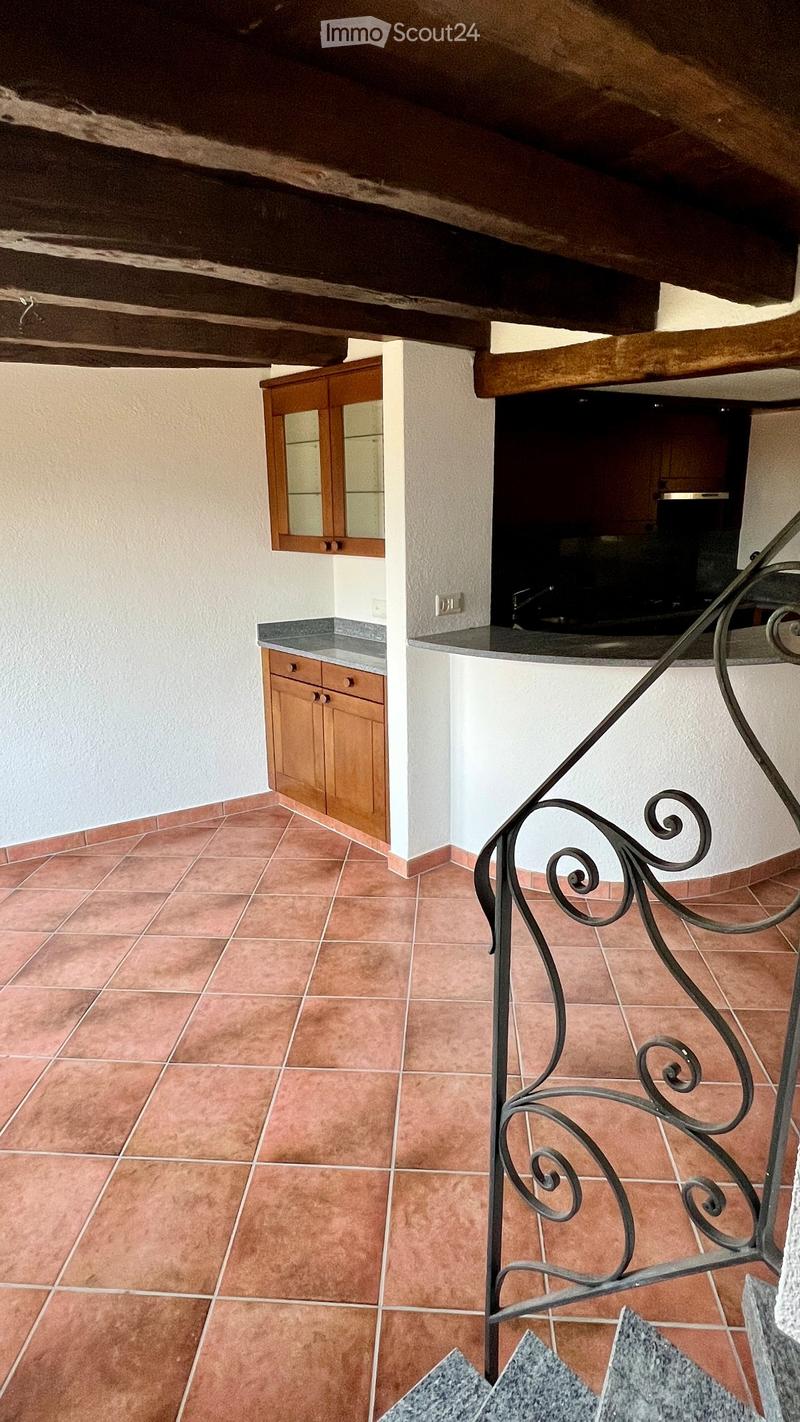 Charakteristisches Haus im Kern von Albonago mit 5 Zimmern (13)