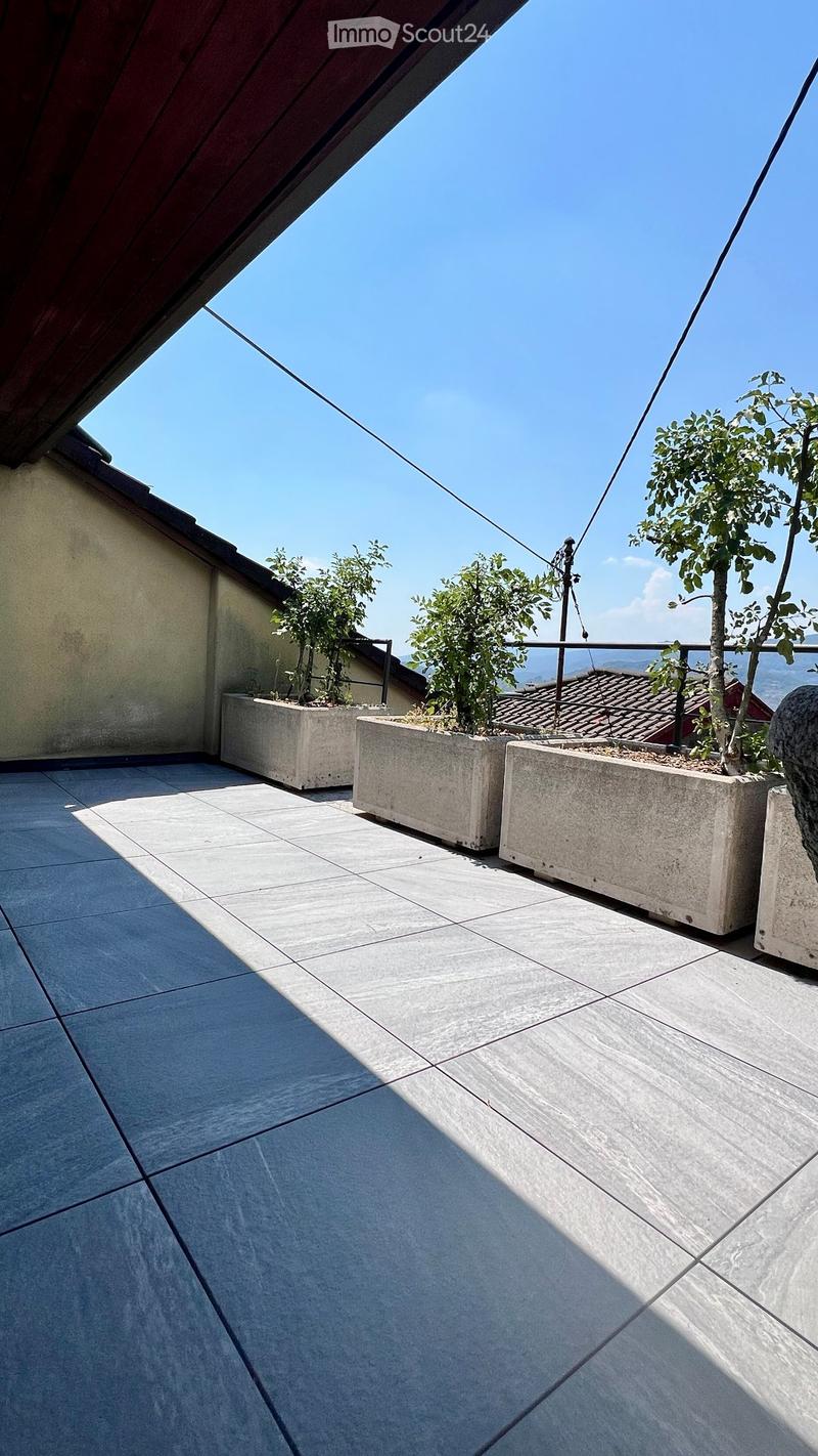 Charakteristisches Haus im Kern von Albonago mit 5 Zimmern (10)