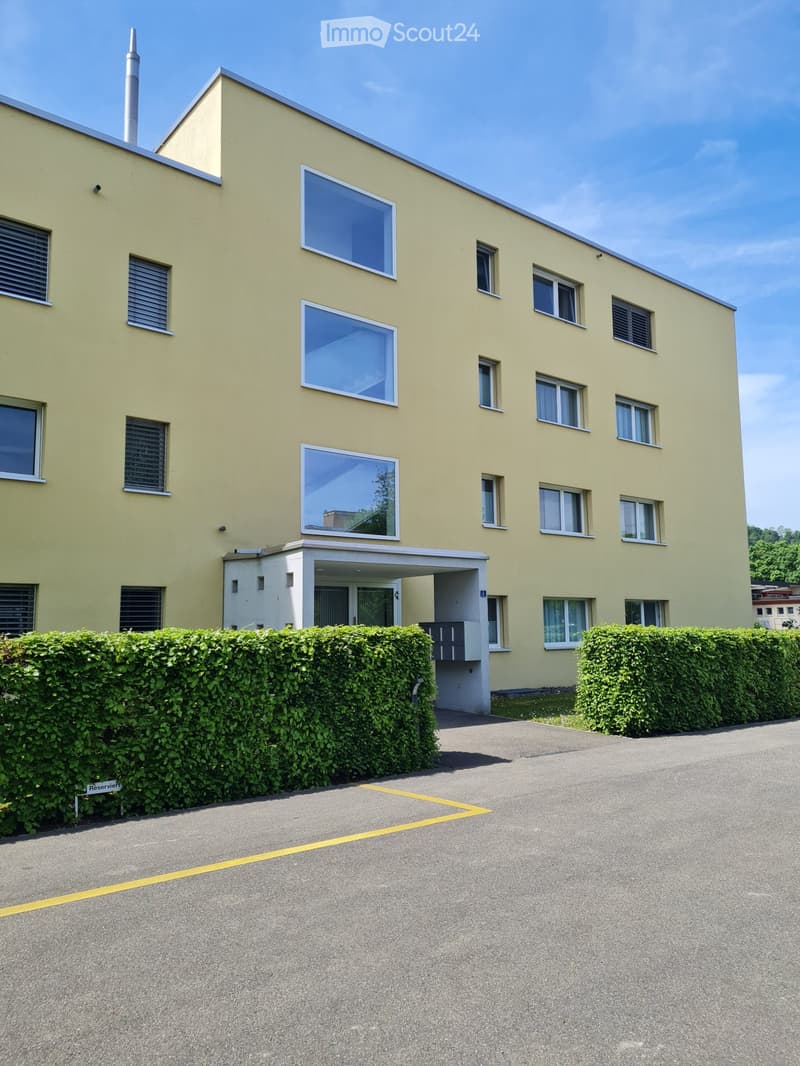 Moderne familienfreundliche Gartenwohnung mit Loggia (3)
