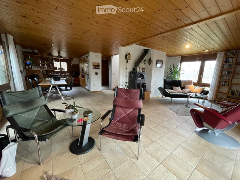 6.5 Room Single-Family House with Surrounding Area for Rent (2)