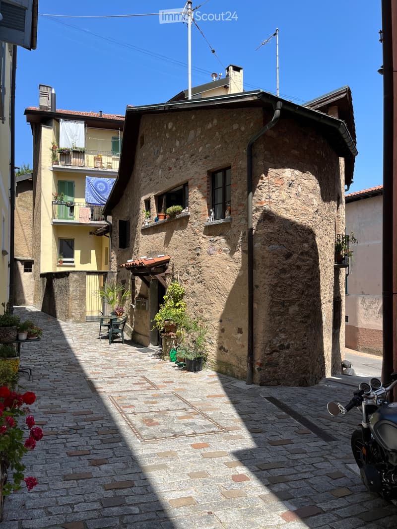 2,5 locali a Carona (Lugano) CHF 900/mese (1)