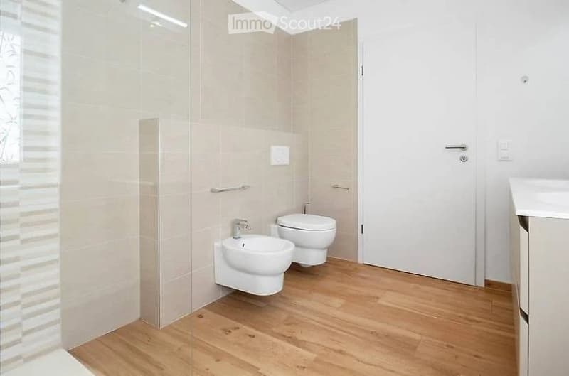 Helles 4.5-Zimmer-Wohnung in Doppelhaushälfte mit Seeblick (3)