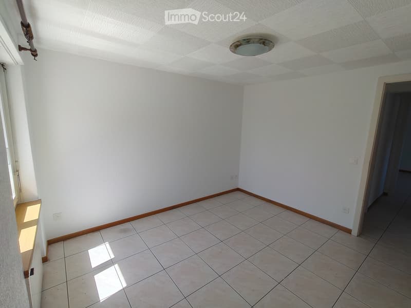 Wohnung 2.5 Zimmer Parterre. Verhandelbar. (2)