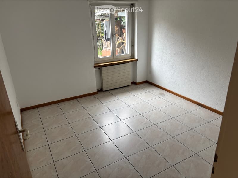 Wohnung 2.5 Zimmer Parterre. Verhandelbar. (3)