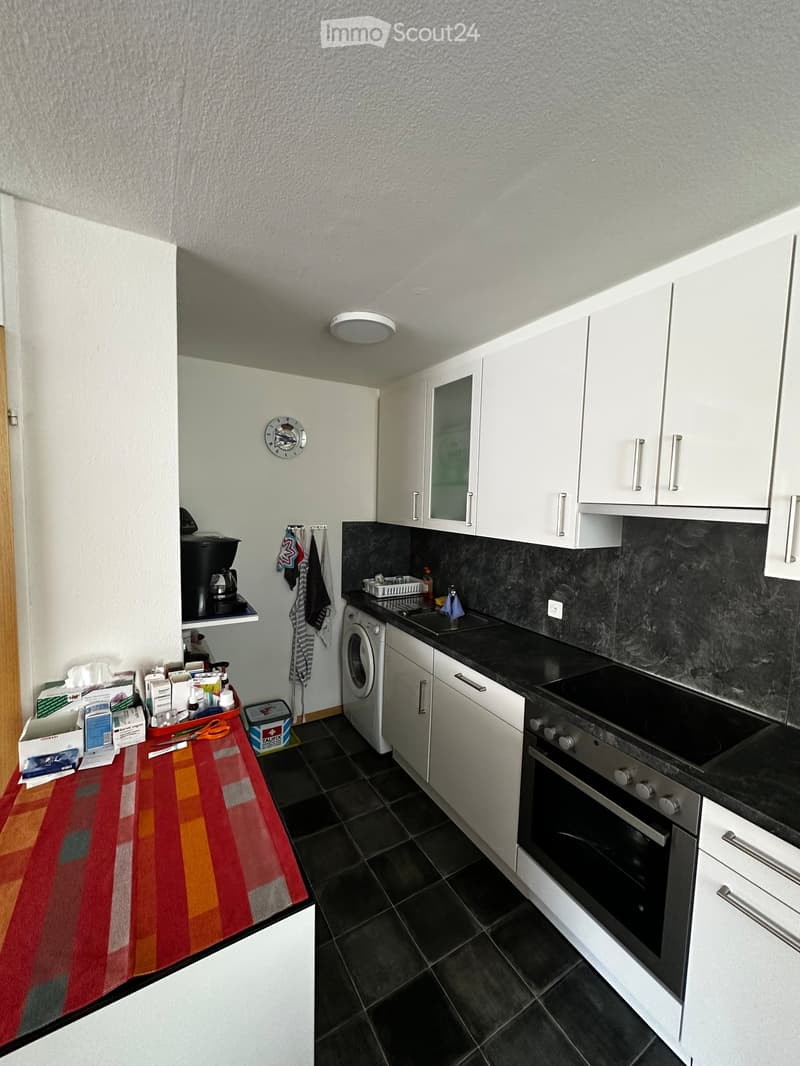 4 Zimmer Wohnung im Herzen Reinachs (2)