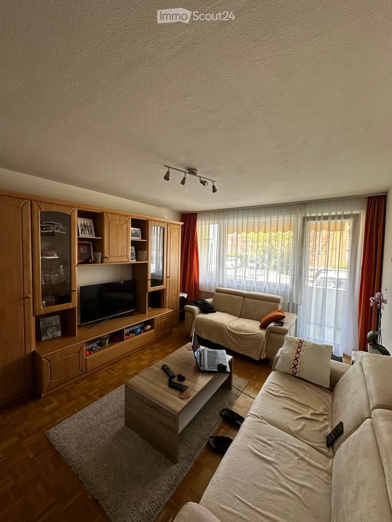 4 Zimmer Wohnung im Herzen Reinachs (3)