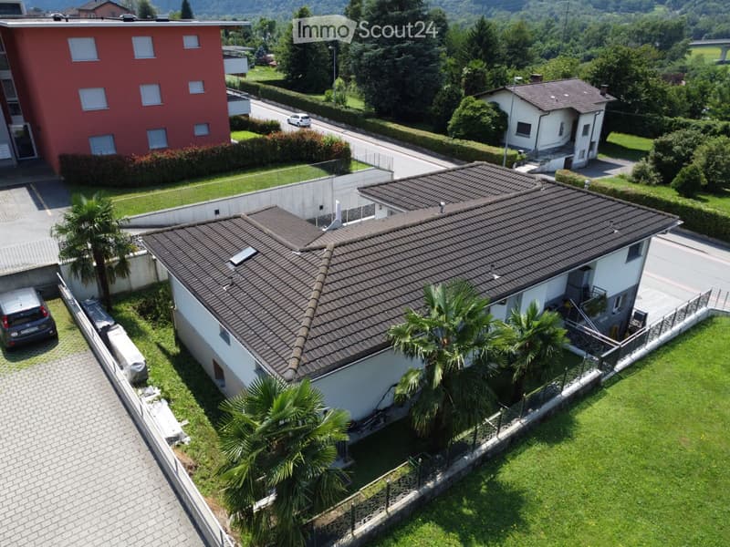 Maison mitoyenne spacieuse à vendre (1)