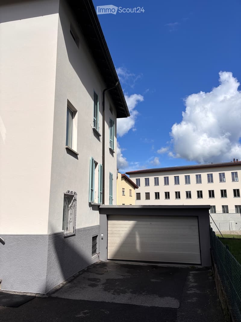 THREE-FAMILY HOUSE (4)