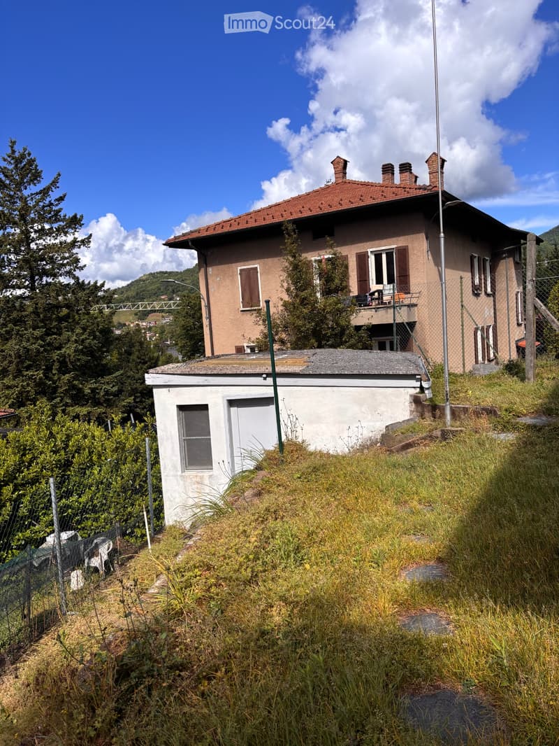 THREE-FAMILY HOUSE (3)