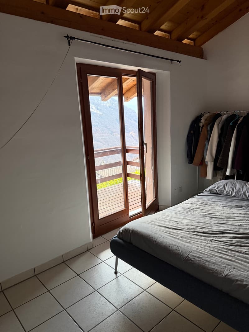 Ampia casa 5.5 locali con giardino privato e posteggi (2)