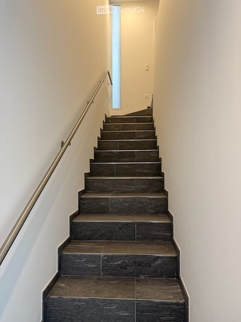 Moderne Reihenhaus-Villa zur Miete in Bioggio (4)