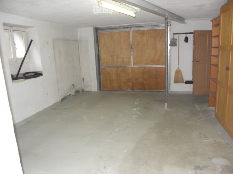 Haus im Zentrum von Mesocco mit Garage, Parkplatz, Garten. (6)