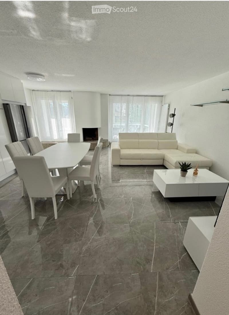 Luxuriöse 3.5-Zimmerwohnung an ruhiger Lage in Ipsach (2)