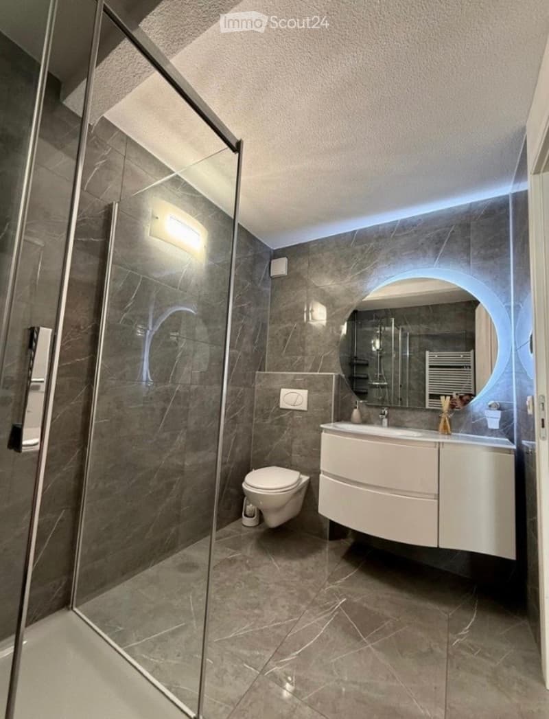 Luxuriöse 3.5-Zimmerwohnung an ruhiger Lage in Ipsach (1)