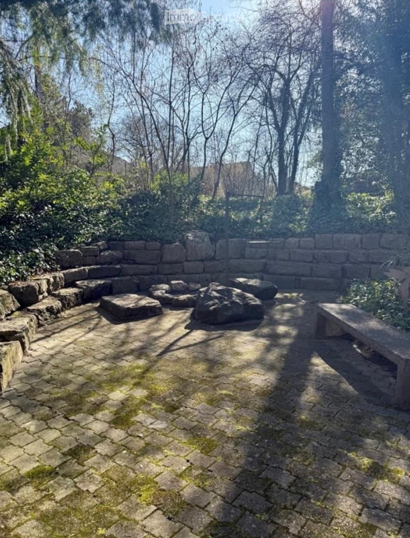 Luxuriöse 3.5-Zimmerwohnung an ruhiger Lage in Ipsach (11)