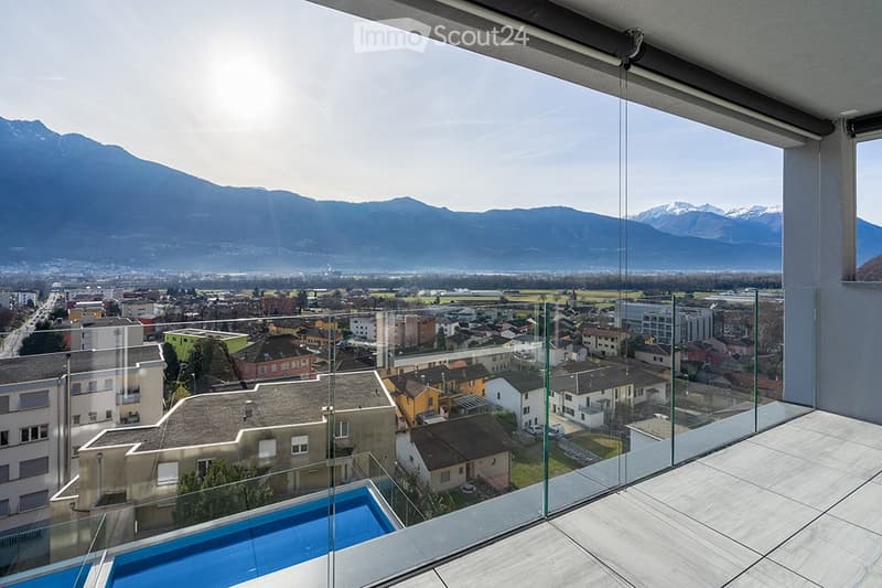 Esclusiva Villa con Piscina e Vista Mozzafiato a Sementina (13)