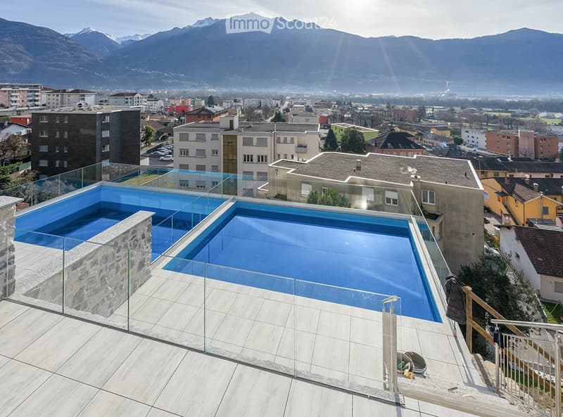 Esclusiva Villa con Piscina e Vista Mozzafiato a Sementina (8)