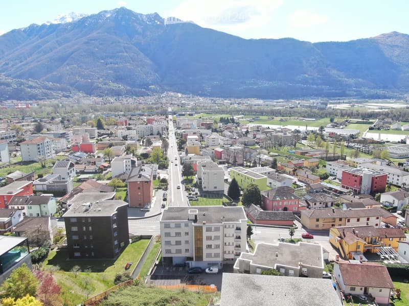 Esclusiva Villa con Piscina e Vista Mozzafiato a Sementina (11)