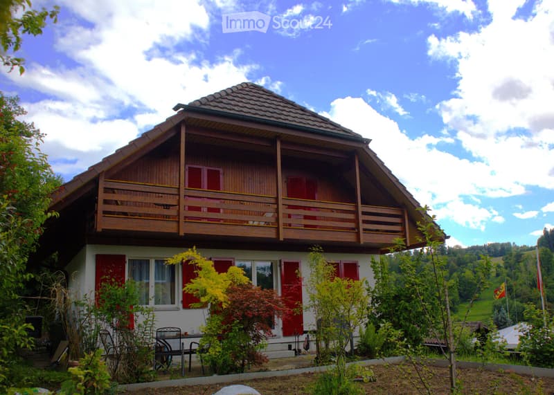 Shared flat room with balcony in a beautiful house in a quiet location (1)