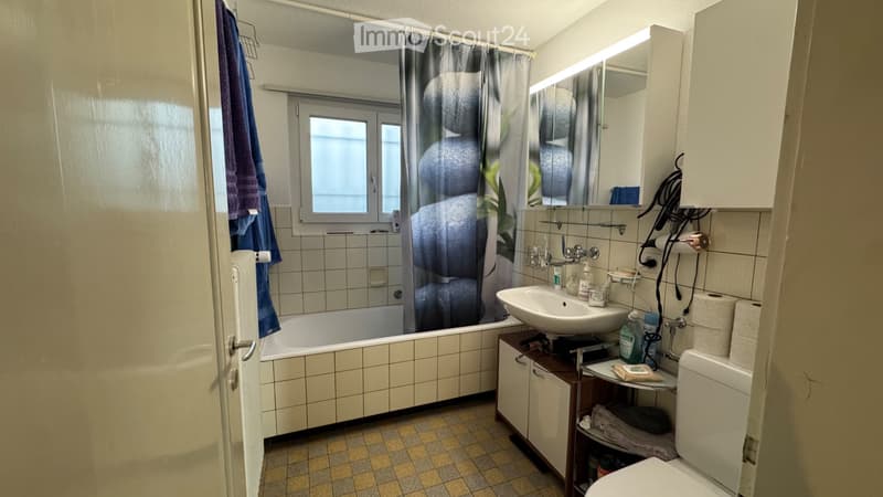 Shared accommodation seeking roommate(s) (2)
